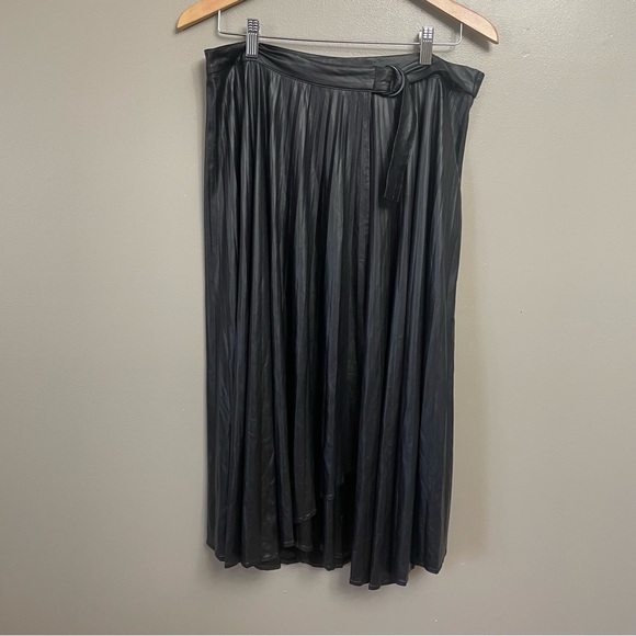 Zara Dresses & Skirts - Zara women’s XL Black Faux Leather Pleated Midi Skirt vegan